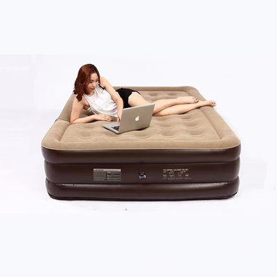 Op maat gemaakt hoogwaardig PVC vouw enkelvoudig dubbel opblaasbaar bed sofa opblaasbaar ligstoel air sofa tantra sofa bed met luchtpomp