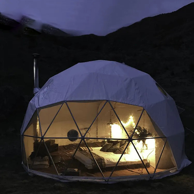 Banketarchitectuur Pvdf Gecoate stof Structuur van trekmembraan Grote koepel Geodetische tent met wit PVC-dek