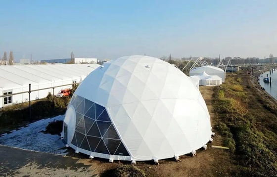 Commercieel hotel opblaasbare koepeltent Circus 100 vierkante meter voor evenementen
