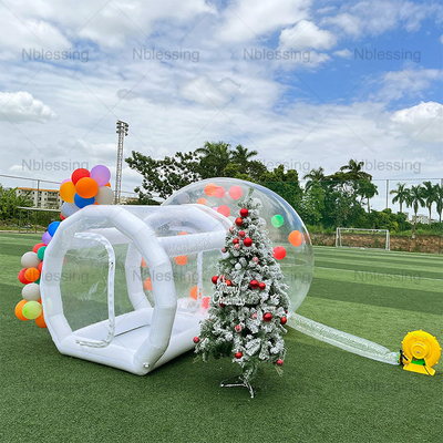 Buitenhuis met heldere bubbels
