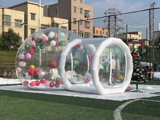 Buitenhuis met heldere bubbels