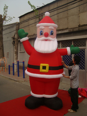 2023 Reuzen Cartoon Kerstmis Outdoor Opblaasbare Kerstman Voor Outdoor Decoratie